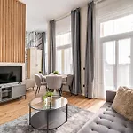 Time Out With Terrace - R30 Apartamento