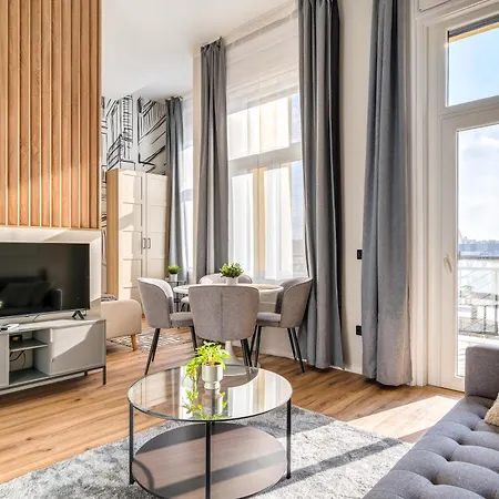Time Out With Terrace - R30 Apartment *