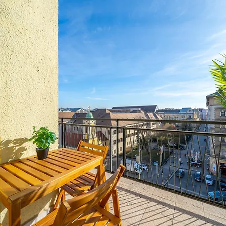 Appartement Time Out With Terrace - R30 *