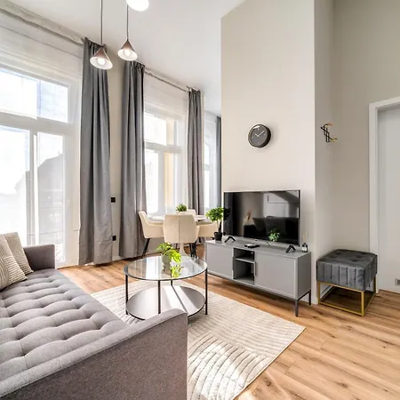 Apartment Time Out With Terrace - R30 *